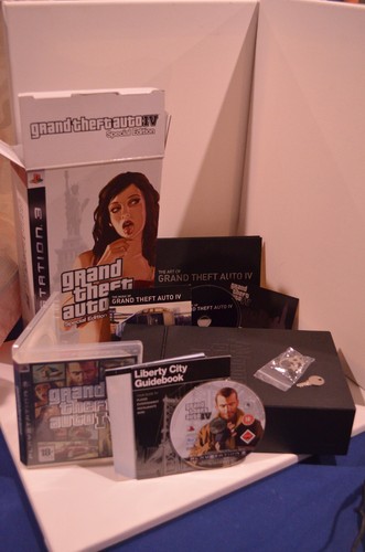 Grand Theft Auto IV (2008) PlayStation 3 box