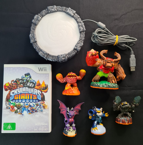 Skylanders: Giants (2012) Nintendo 3DS box