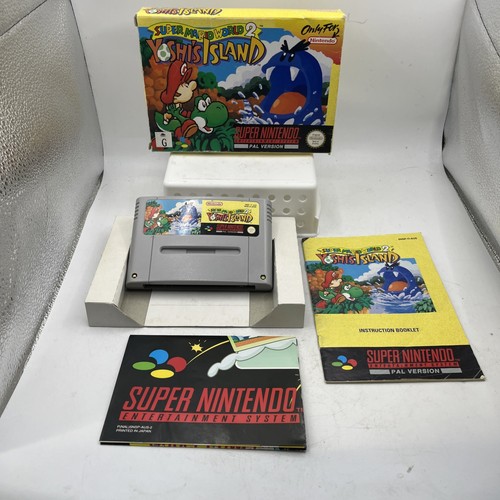 Super Mario World 2: Yoshi's Island (1995) SNES box